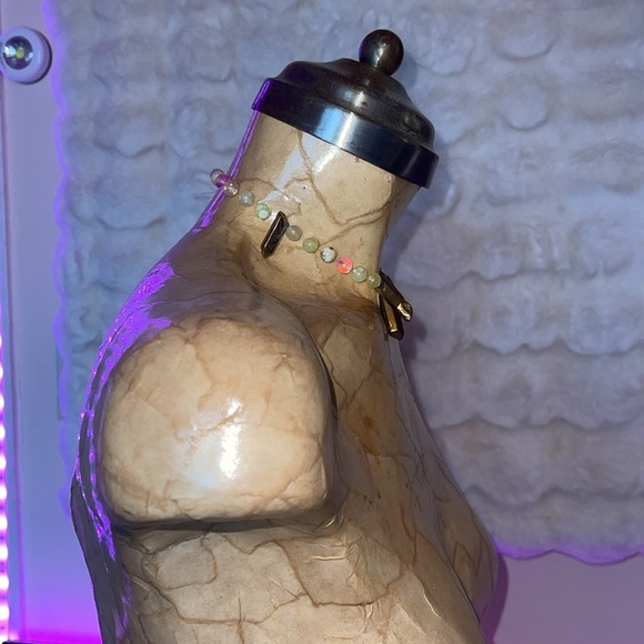 HANDCRAFTED Elegant Beaded Necklace with Gold Accents are paint crystals - Picture 5 of 11